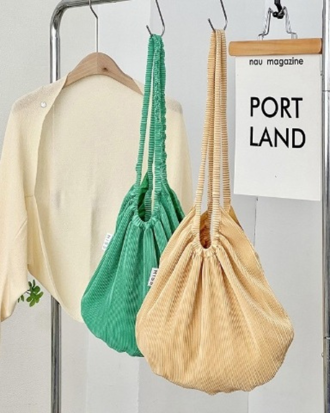 Pleated soft volume shoulder bag