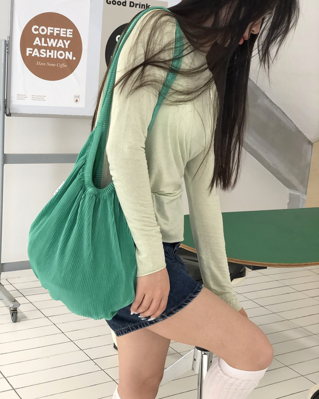 Pleated soft volume shoulder bag