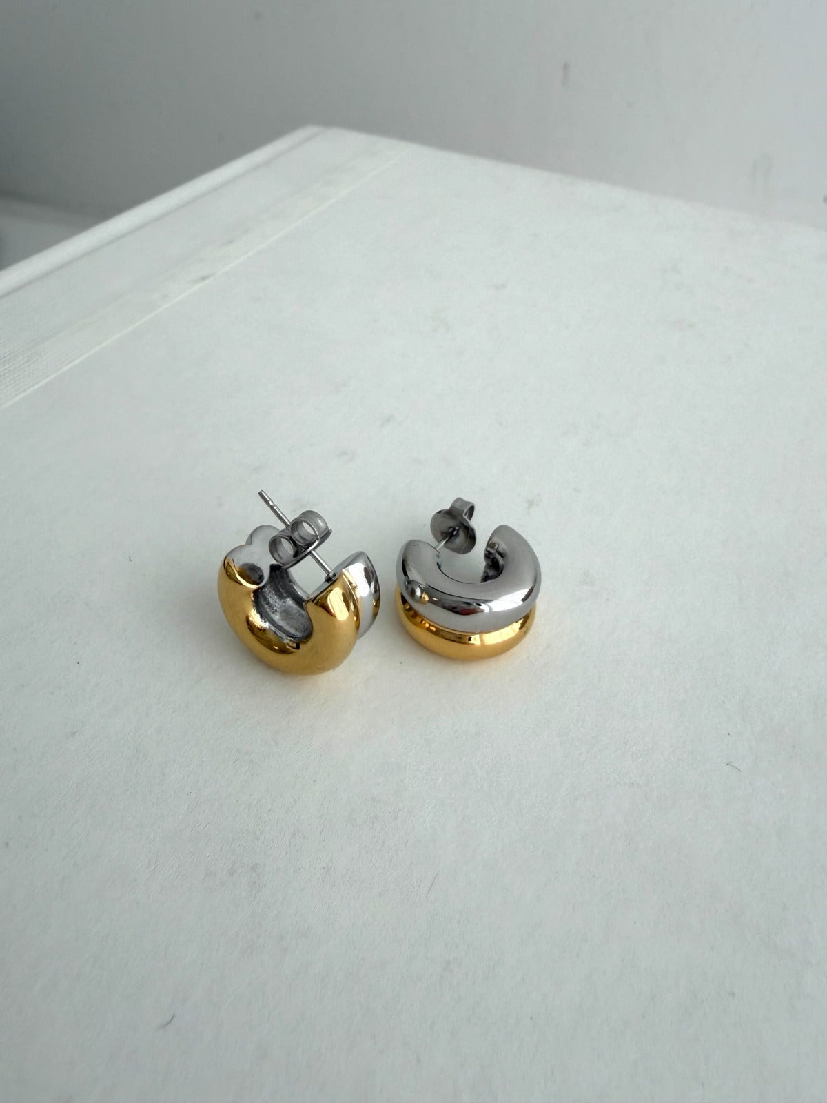 Two tone chunky mini hoop earrings